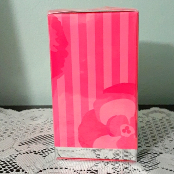 V.S BOMBSHELL in  bloom - Picture 4 of 6